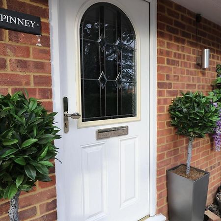 The Spinney Bracknell Exterior foto
